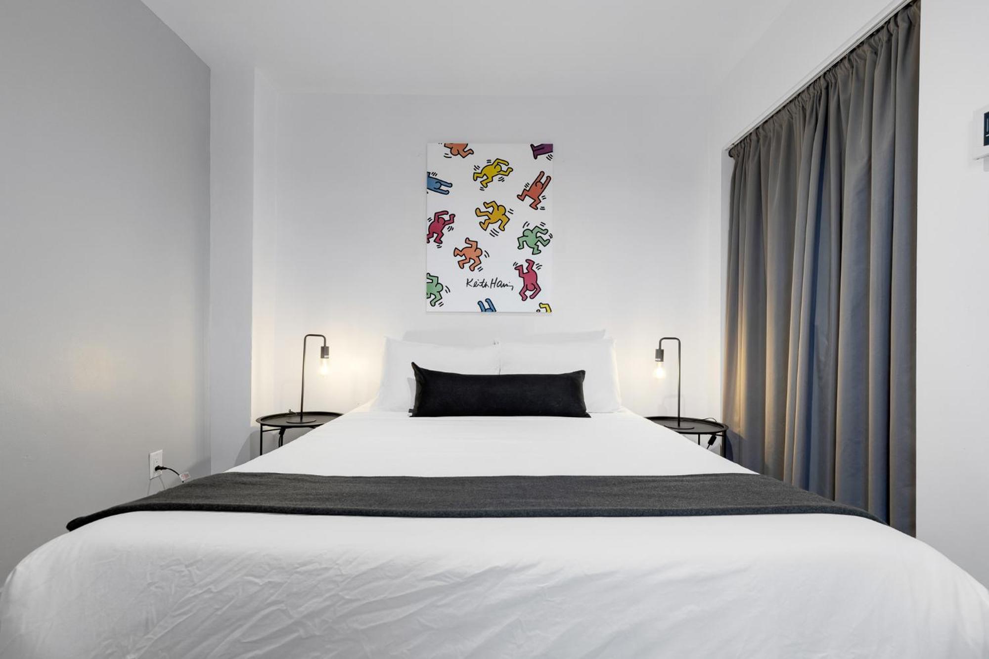 Liv Mtl Soho Aparthotel Montreal Exterior photo