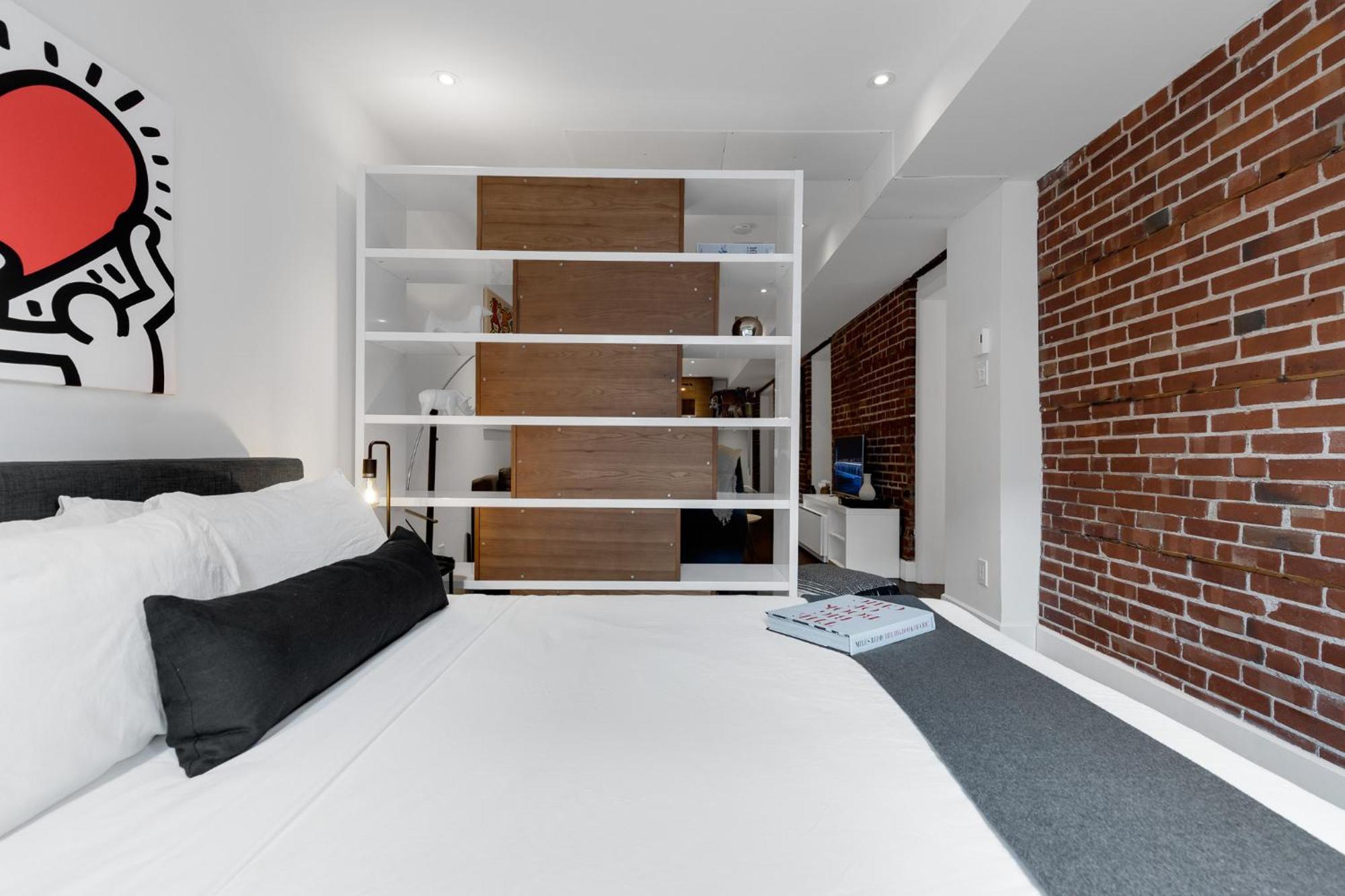Liv Mtl Soho Aparthotel Montreal Exterior photo