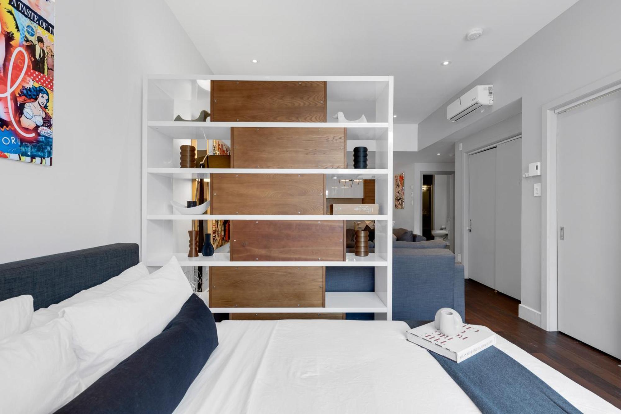 Liv Mtl Soho Aparthotel Montreal Exterior photo