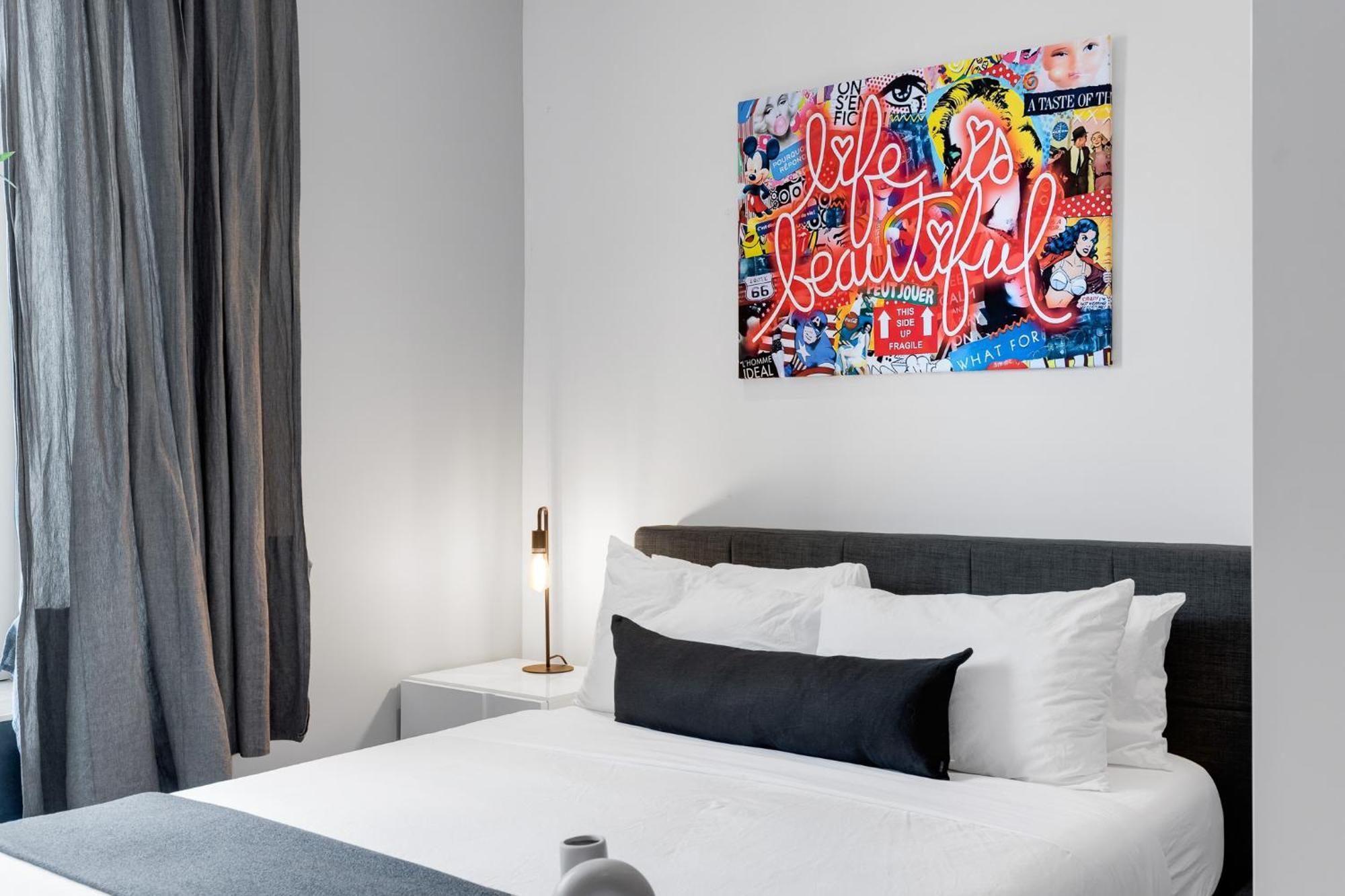 Liv Mtl Soho Aparthotel Montreal Exterior photo